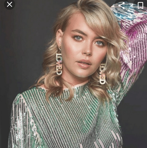 Gucci "LOVED" Earrings - Picture 7 of 7